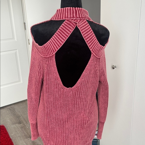 VENUS Raspberry Cowl Neck Sweater - Picture 3 of 4
